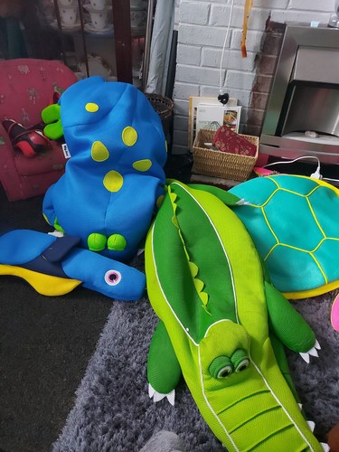 Pool pets - pool,